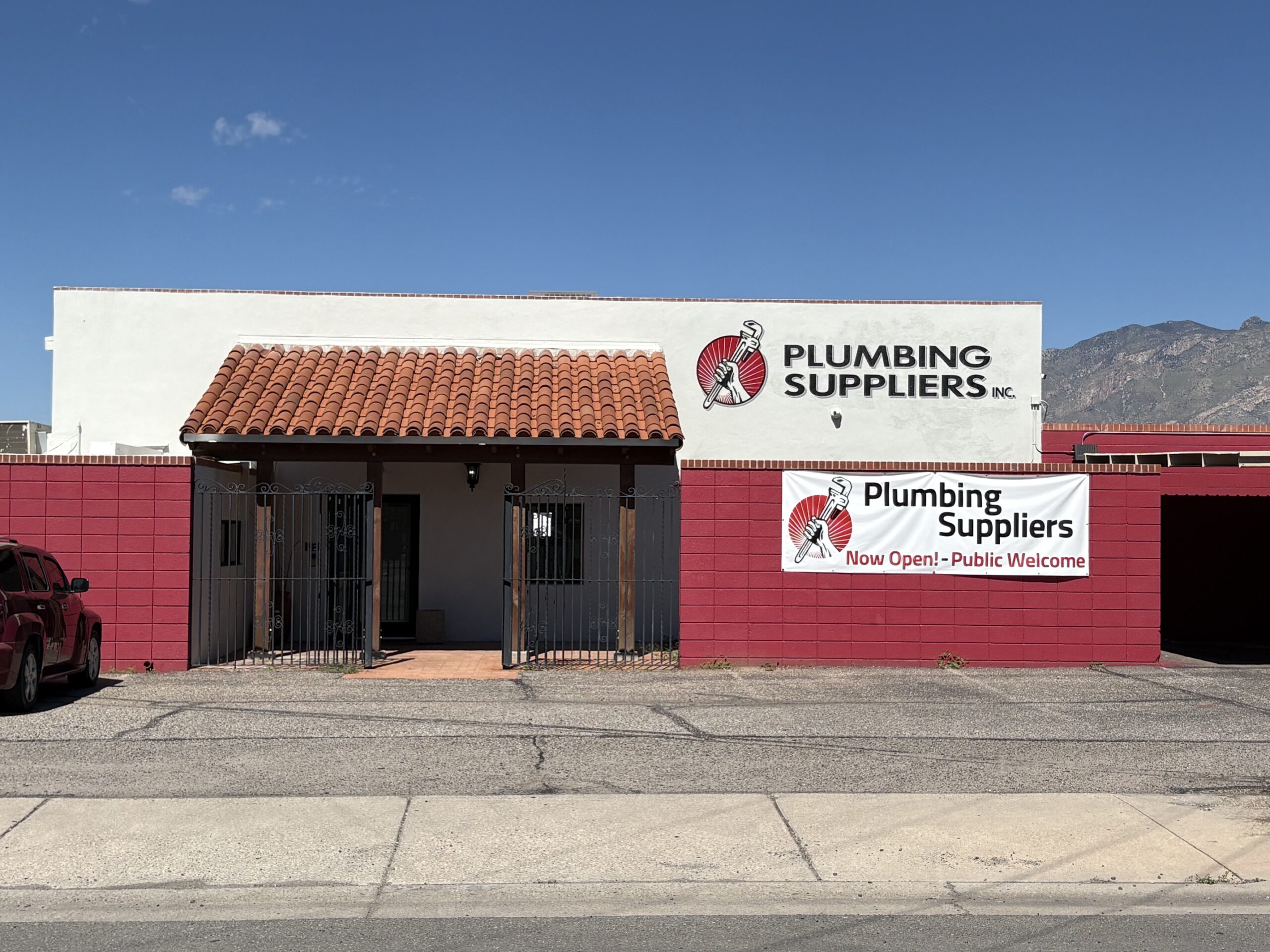 Plumbing Suppliers Building on Ft. Lowell in Tucson, AZ